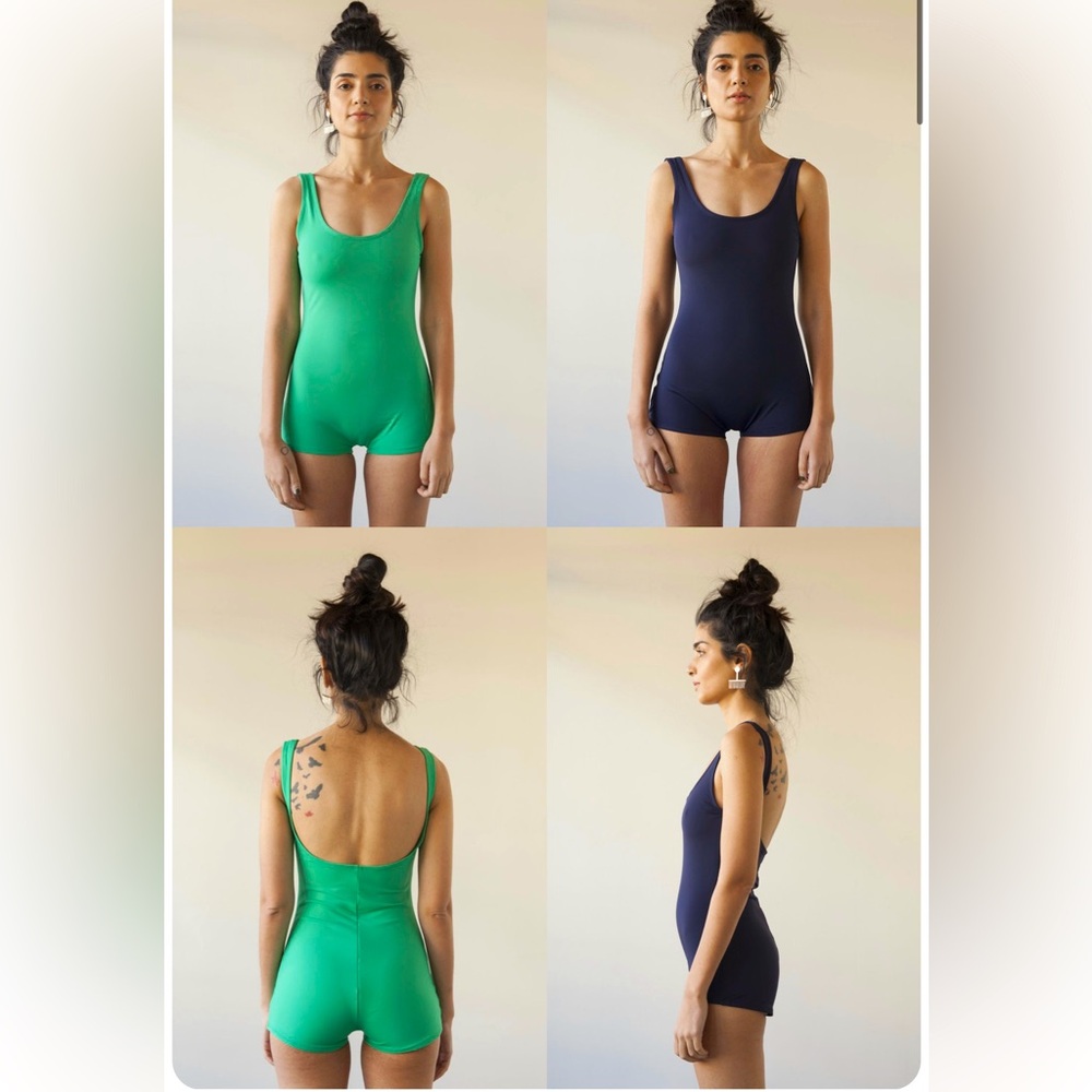 Sunja Link One Piece Swimsuit Navy. Size 2 (M).
